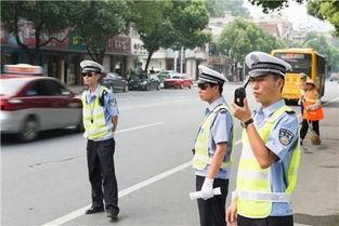 江西交警吃瓜,一瓜引发全民热议