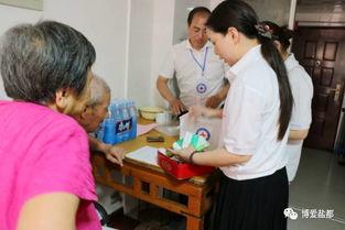 外卖小哥组团吃瓜,共享时光，共品瓜香